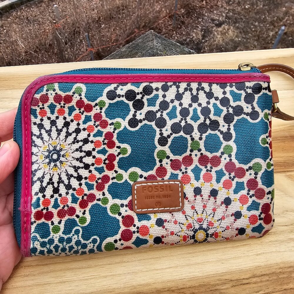 FOSSIL Wristlet Wallet Printed Coated Canvas Pre-owned